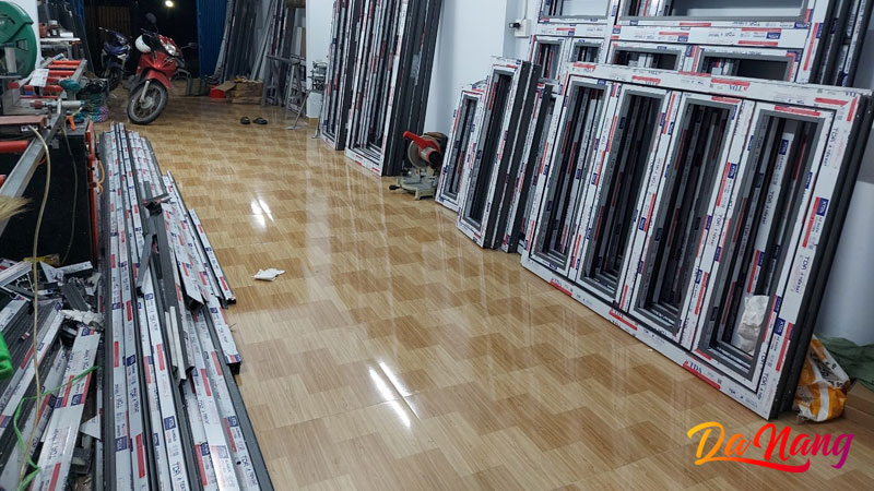 Cong-ty-tnhh-giai-phap-cua-tv-door-1-thanhphodanang