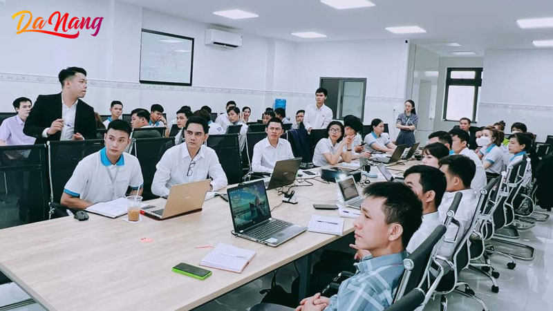 top-10-trung-tam-marketing-online-da-nang-duoc-review-tot-thanhphodanang
