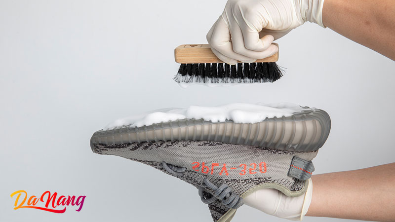 Mac-sneaker-spa-1-thanhphodanang