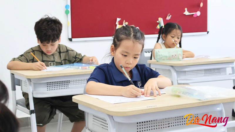 Truong-quoc-te-song-ngu-uk-academy-1-thanhphodanang