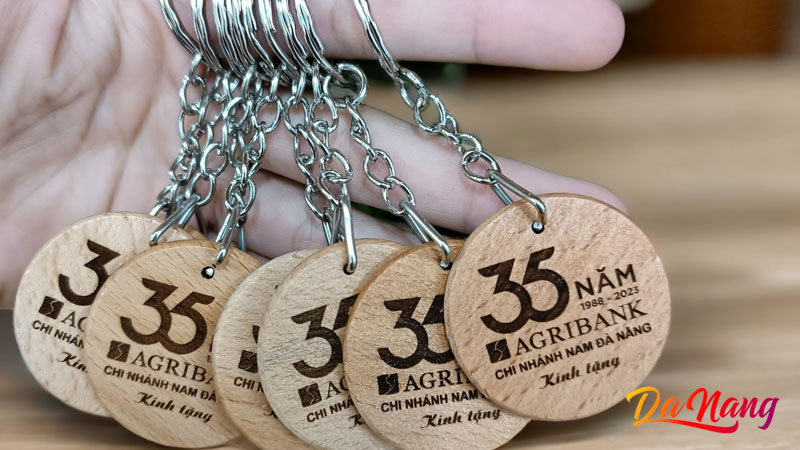 Qua-tang-viet-1-thanhphodanang