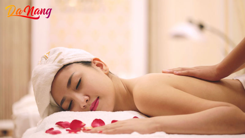 Top-10-dia-chi-tam-trang-o-da-nang-giup-ban-bat-tone-rang-ngoi-thanhphodanang