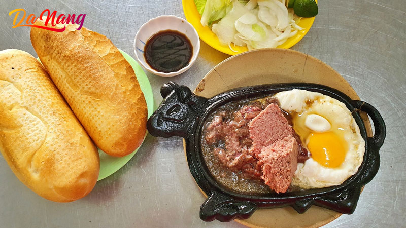 Banh-mi-co-ba-1-thanhphodanang