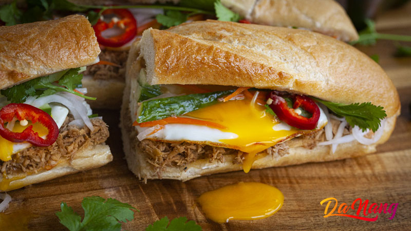 Banh-mi-op-la-heo-quay-2-thanhphodanang