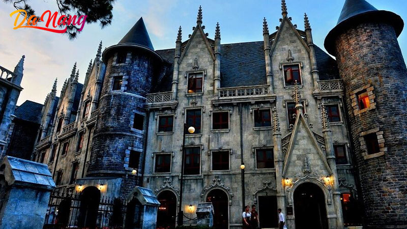 Khach-san-debay-1-thanhphodanang