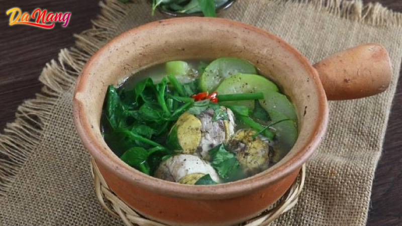 Top-6-quan-ban-trung-vit-lon-um-bau-da-nang-ngon-va-re