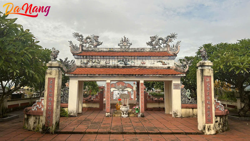 Khu-di-tich-lang-mo-ong-ich-khiem-1-thanhphodanang