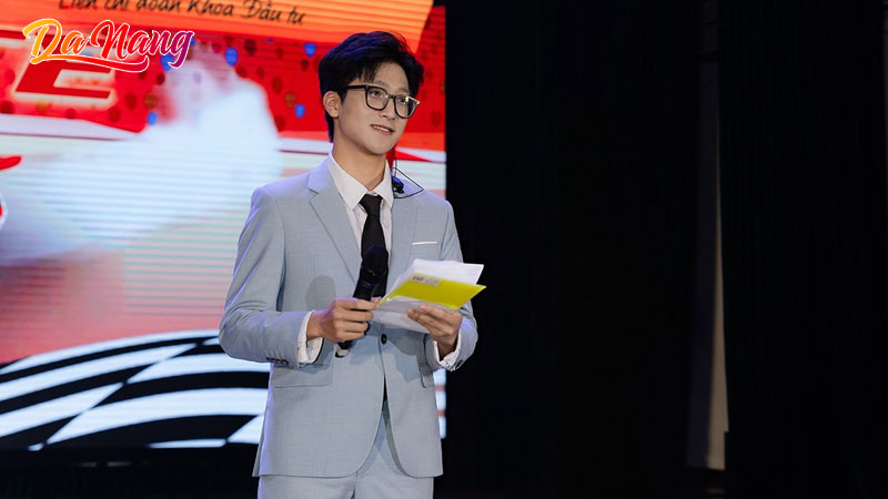 5-khoa-hoc-mc-chuyen-nghiep-tai-da-nang-giup-ban-tu-tin-hon-thanhphodanang