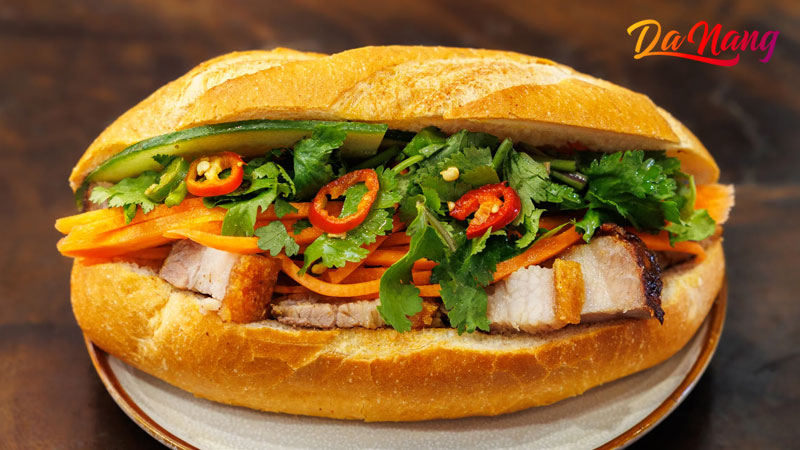 Banh-mi-heo-quay-chi-lanh-1-thanhphodanang