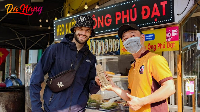 Banh-mi-heo-quay-ong-phu-dat-1-thanhphodanang