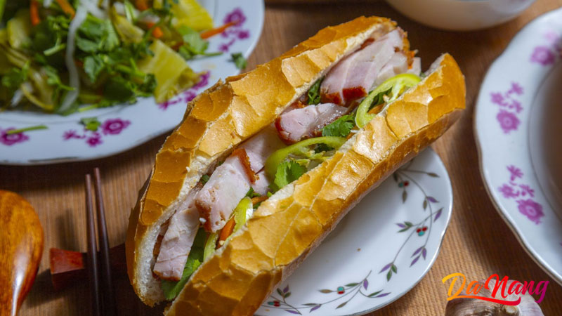 Banh-mi-heo-quay-thuy-1-thanhphodanang