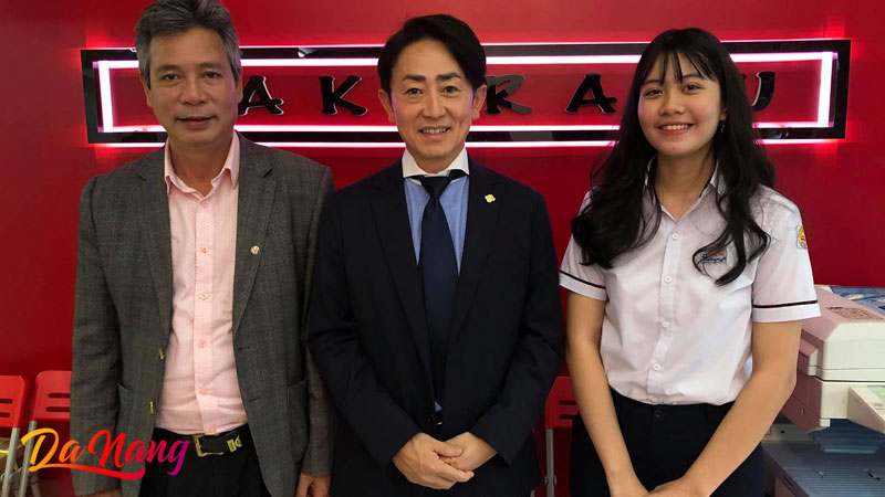 Trung-tam-tieng-nhat-rakuraku-thanhphodanang