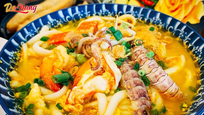 Banh-canh-cua-hu-tieu-muc-sai-gon-o-da-nang-thanhphodanang-net