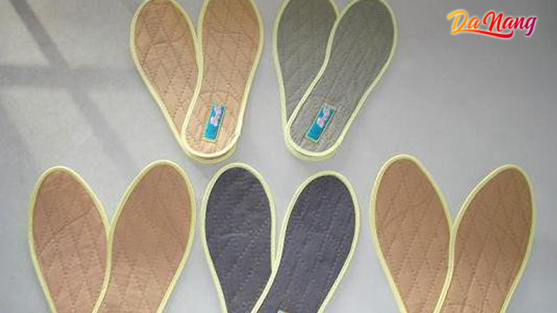 Top-5-noi-mua-mieng-lot-giay-o-da-nang-di-em-chan