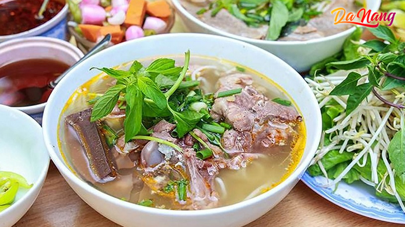 Top-5-quan-bun-bo-hue-cam-le-da-nang-ngon-dam-da-vi-hue