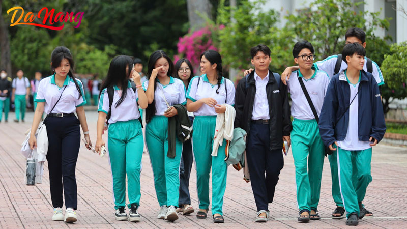 Cong-ty-dong-phuc-dana-uni-1-thanhphodanang