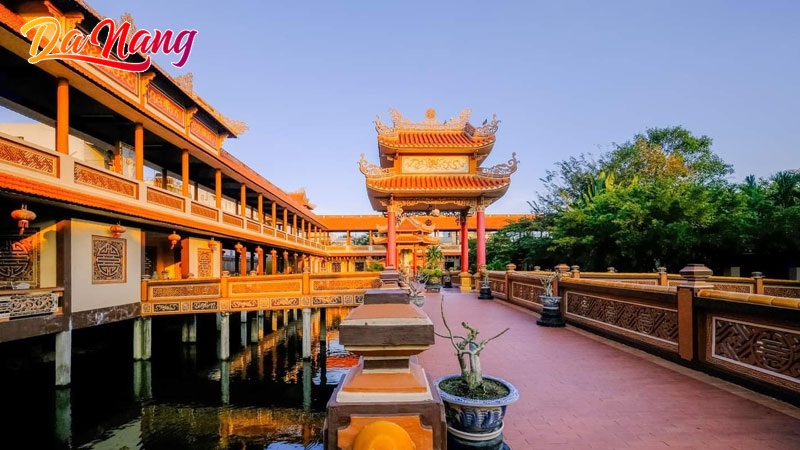 Top-9-ngoi-chua-o-quan-lien-chieu-da-nang-linh-thieng-thanhphodanang