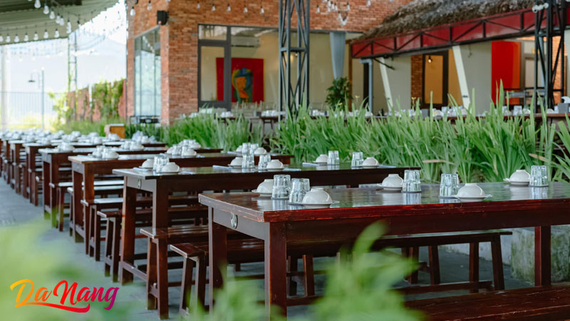 Nha-hang-chan-troi-goc-be-thanhphodanang