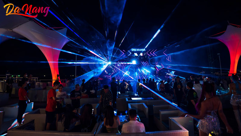 Top-10-quan-bar-o-da-nang-soi-dong-duoc-gioi-tre-yeu-thich-thanhphodanang