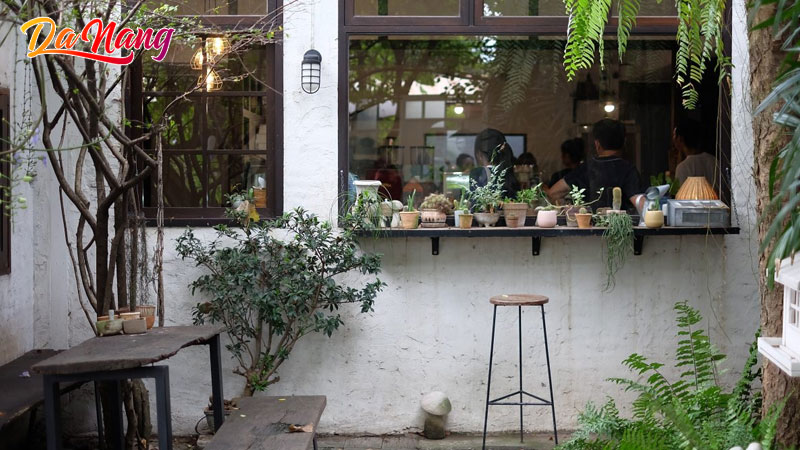 Top-10-quan-cafe-rieng-tu-o-da-nang-yen-tinh-thu-gian-thanhphodanang