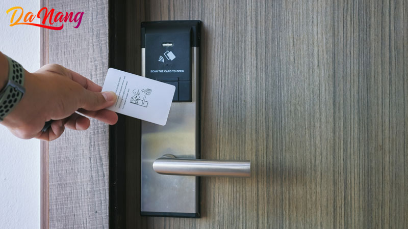 Top-10-cua-hang-khoa-cua-thong-minh-o-da-nang-hien-dai-thanhphodanang