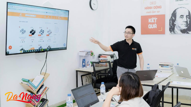 Cong-ty-tnhh-truyen-thong-thuong-mai-seovip-thanhphodanang